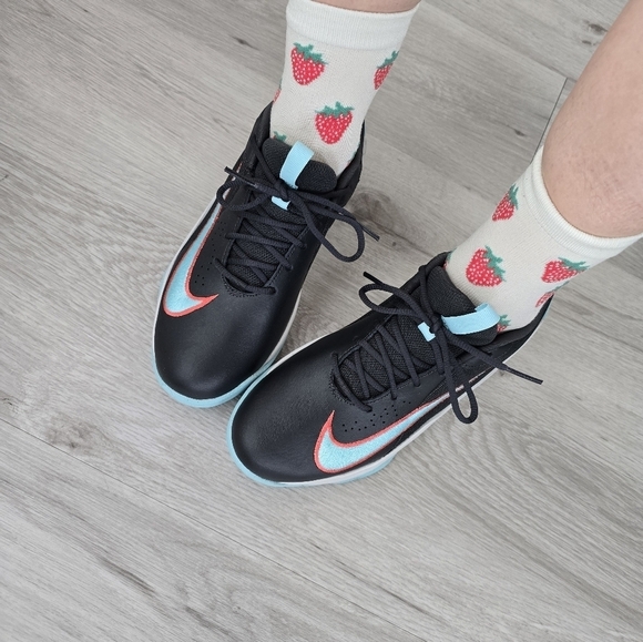 Nike | Team Hustle Quick smoke grey/magic ember low-top sneakers | WMS 7.5 - Picture 1 of 12